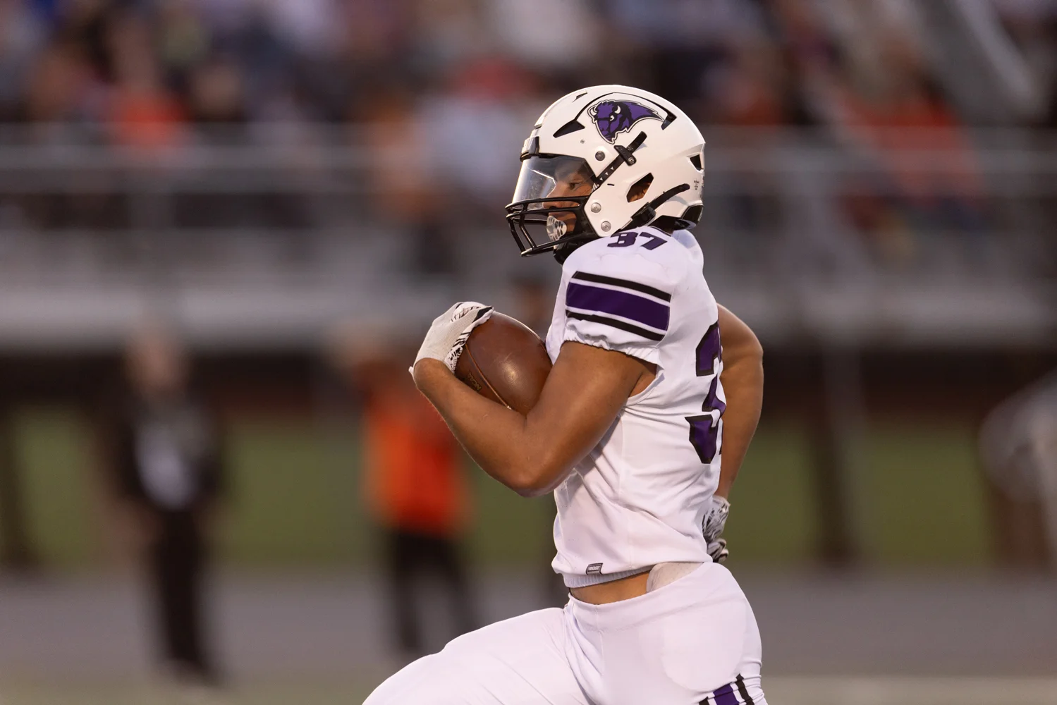 Kick return to the house!